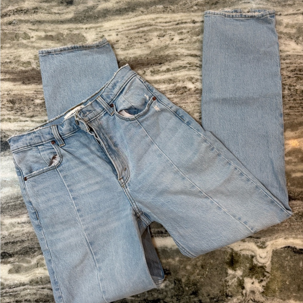Abercrombie & Fitch “The 90s Straight Ultra High-Rise” Light Blue Straight Leg